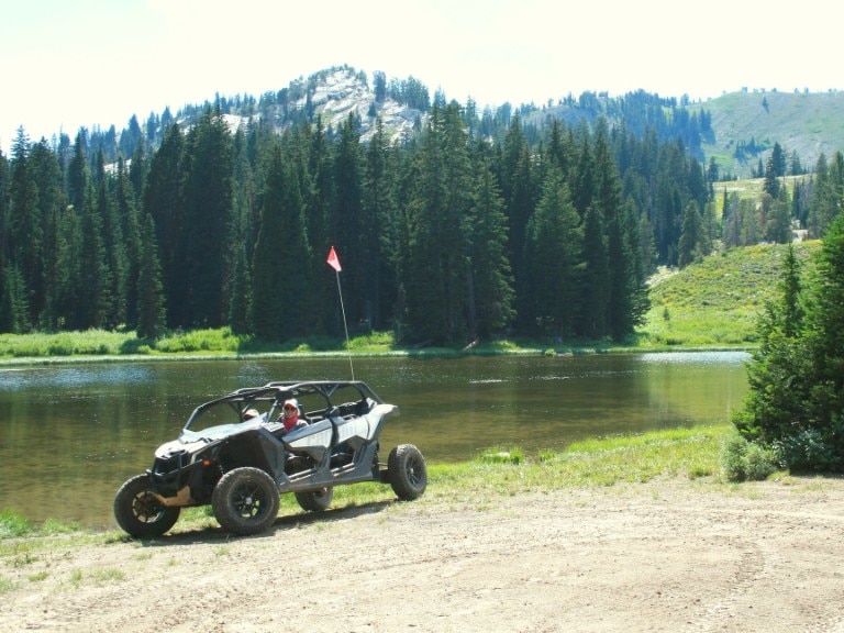 Maverick X3 lac et montagne