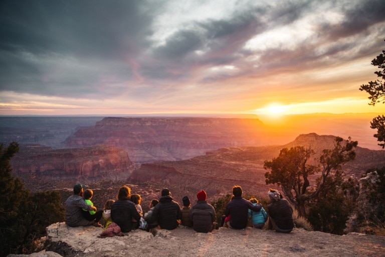 families looking out over the Grand Canyon