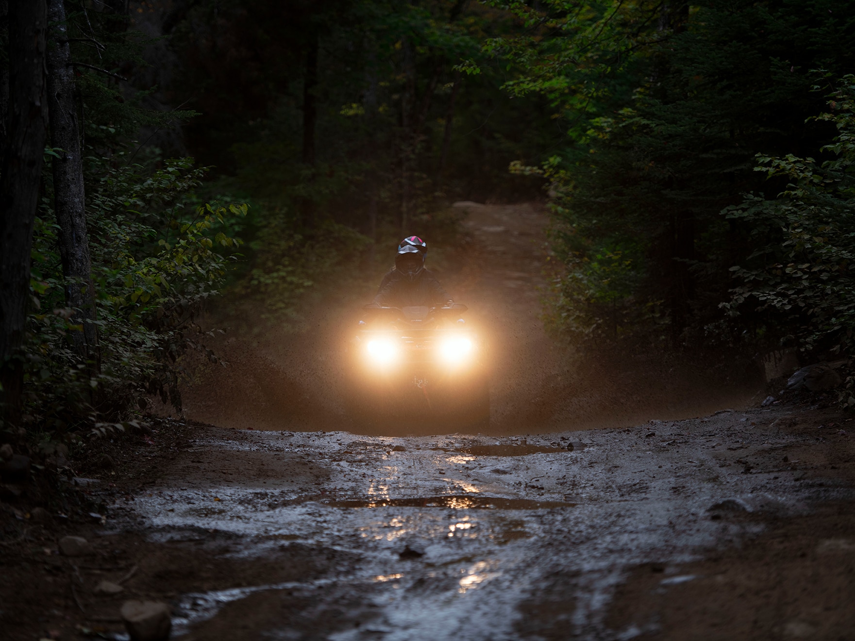 lights of a Can-Am 