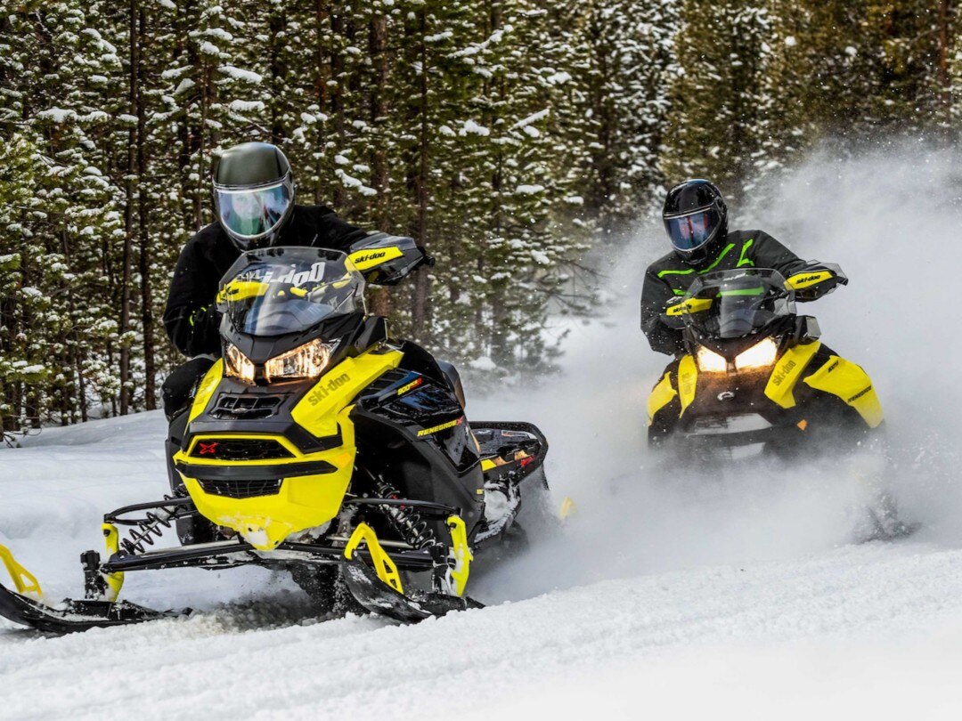 Faites un tour en Ski-Doo dans la belle ville de Kamas, UT.