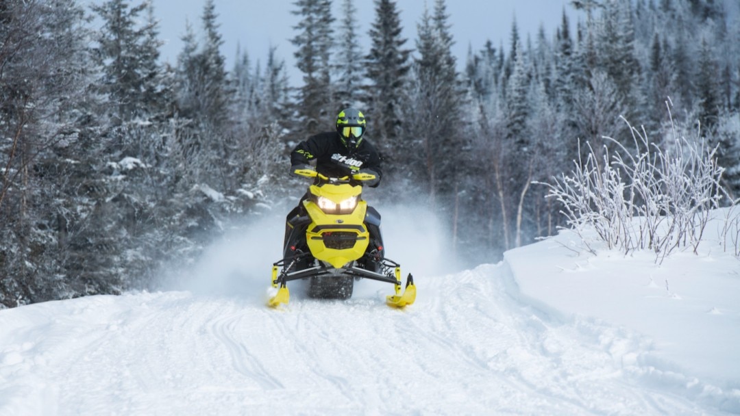 La bande-annonce de la gamme de motoneiges Ski-Doo 2023