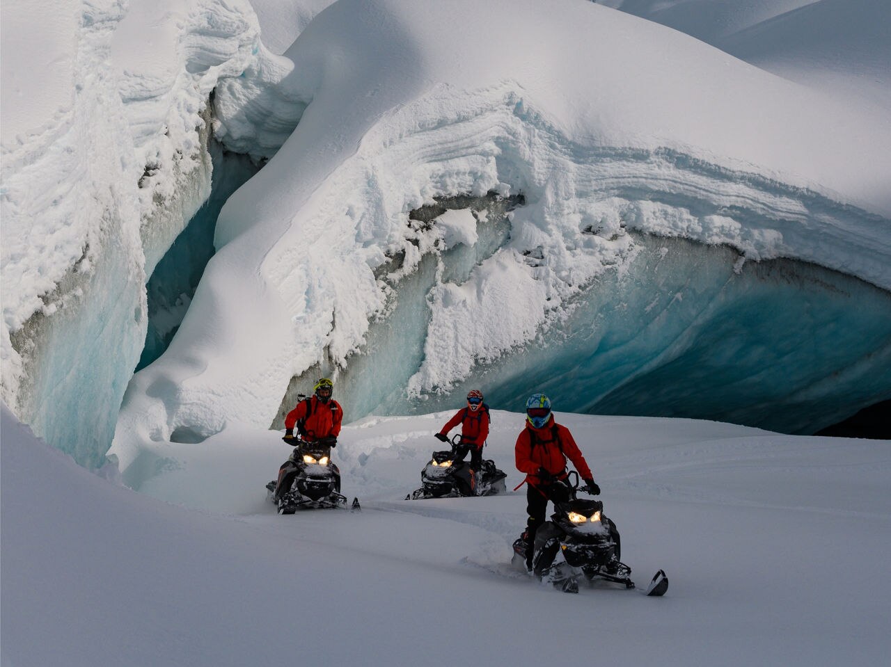 Journée de motoneige sur le glacier Head-Line à Whistler pour les experts