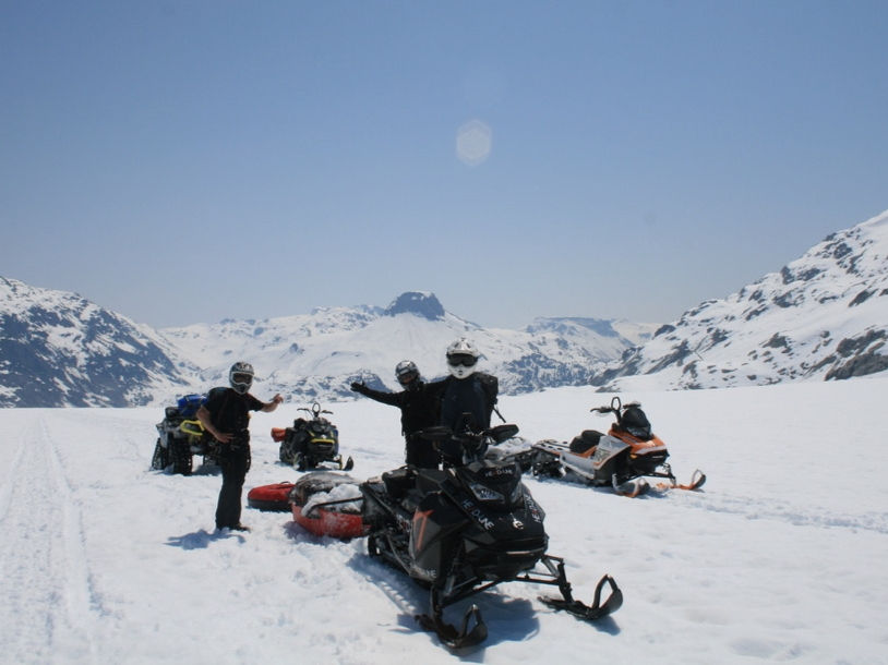 Journée de motoneige sur le glacier Head-Line à Whistler pour les intermédiaires