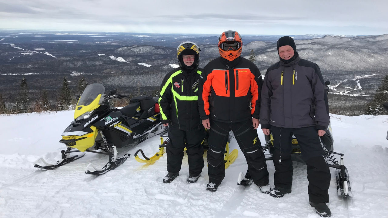 UNSO-CY22-SKI-OntarioQuebec-Family-GA1-16X9 - 1