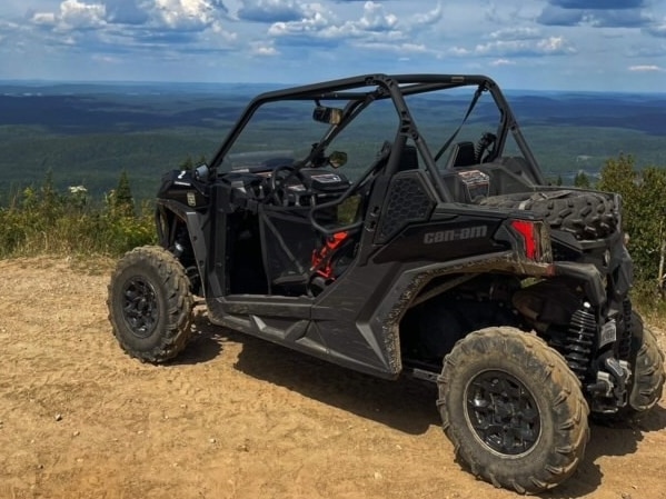 Off-roading riding in the famous Laurentian mountains, in Mont‑Laurier, QC