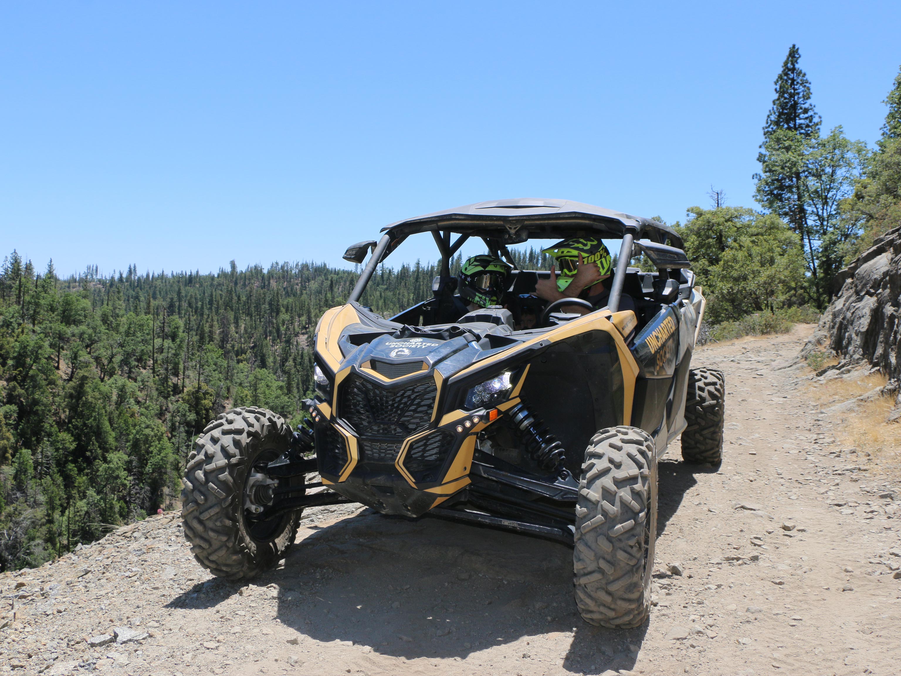 Atteignez de nouveaux sommets à Iron Lakes, Californie